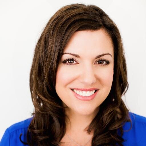 What Facebook Marketing Guru Amy Porterfield Suggests You Start Doing Today To Build Your Business - Lioness Magazine
