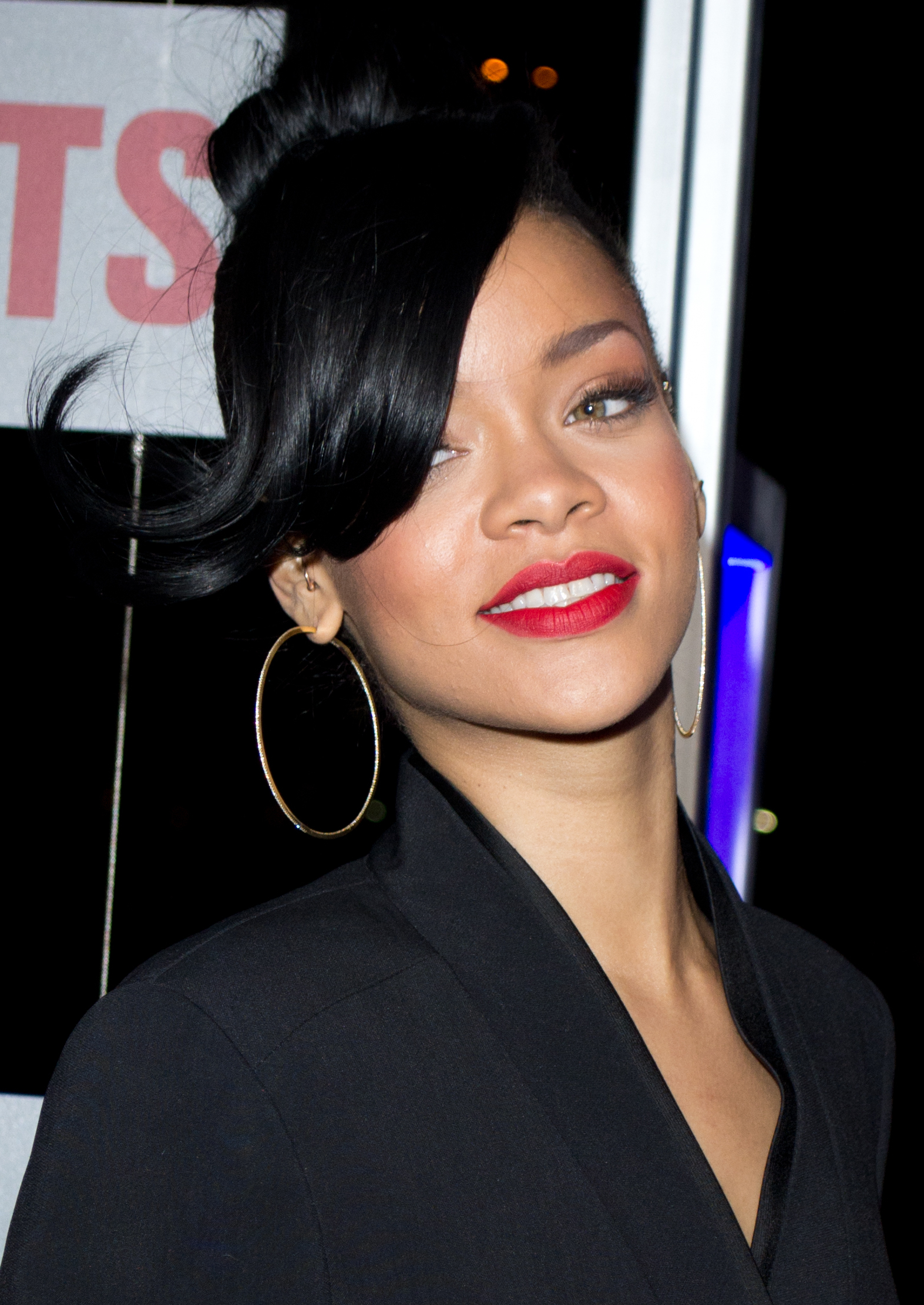Rihanna 2012 Cropped