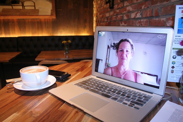 How To Skype A Meeting And Still Come Off As Professional - Lioness Magazine