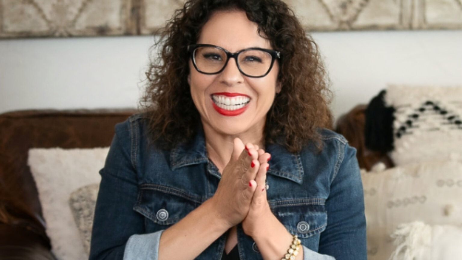 Leisa Reid Helps Entrepreneurs Get Speaking Gigs Now - Lioness Magazine
