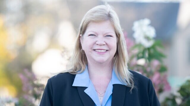 Colleen Hanson Headshot