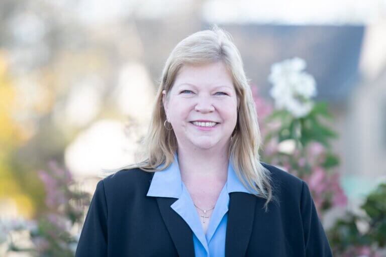 Colleen Hanson Headshot