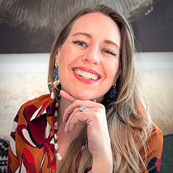 April Chavez headshot